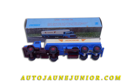 Le Solido Unic 190 PAT 26 ( tracteur-semi remorque Citerne Kerosene) PTR 38 Tonnes est en vente sur Auto Jaune Junior ! Découvrez nos collections de diecast Tekno, Politoys, Mebetoys, Mercury, Joal, Diapet, Märklin, TootsieToys.AutoJaune Junior ; Vous avez le même jouet ? Profitez de notre expertise pour vous accompagner dans la vente de vos modèles ou votre collection ! Nous achetons tous lots de miniatures ! Contactez nous !
