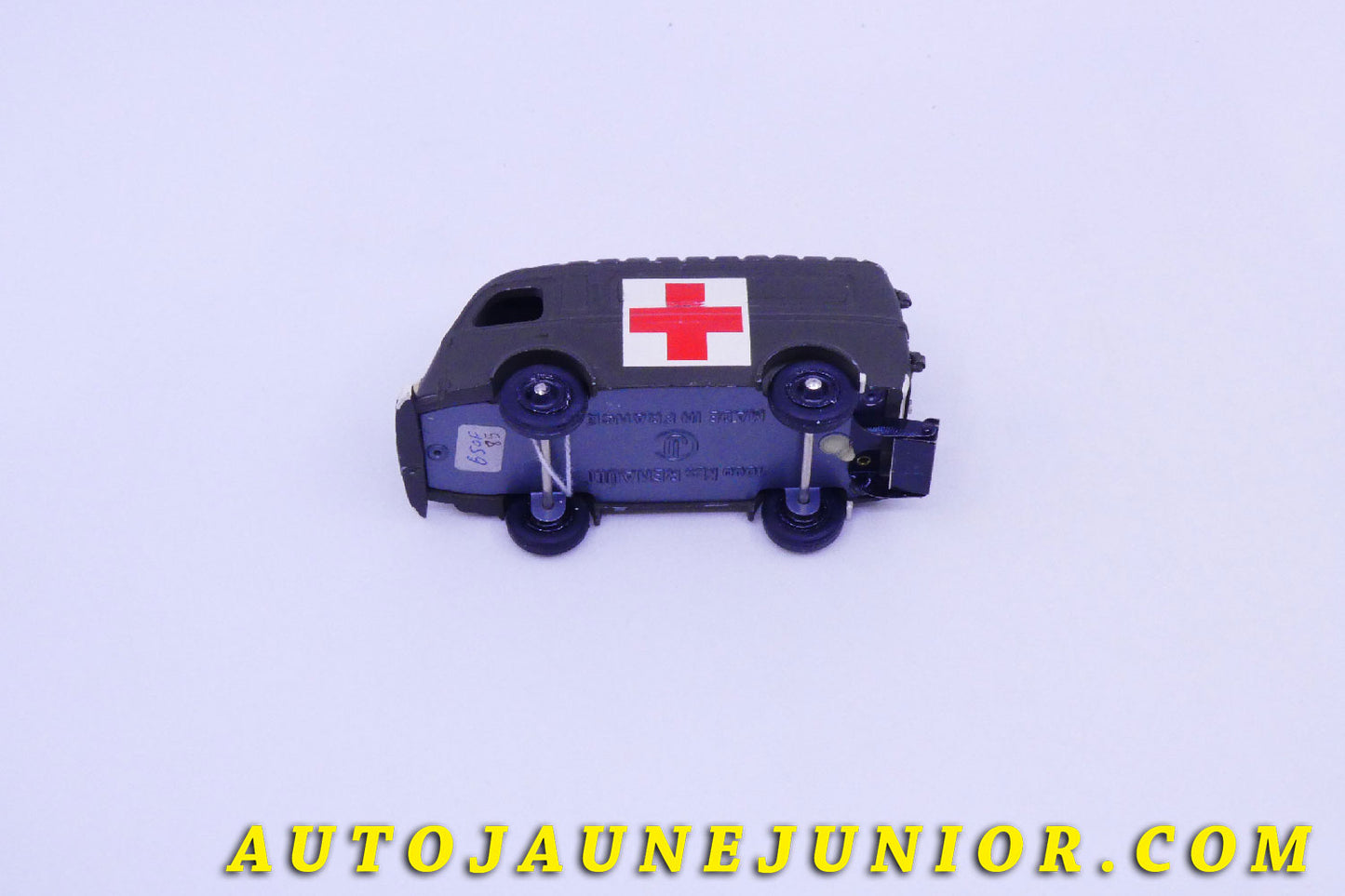 Le #5426 - C-I-J - Renault - 1000Kgs ambulance militaire est en vente sur Auto Jaune Junior ! Tekno, Politoys, Mebetoys, Mercury, Joal, Diapet, Märklin, TootsieToys.Vous avez le même jouet ? Profitez de notre expertise pour vous accompagner dans la vente de vos modèles ou votre collection ! Nous achetons tous lots de miniatures ! Contactez nous ! contact@autojaunejunior.com. 