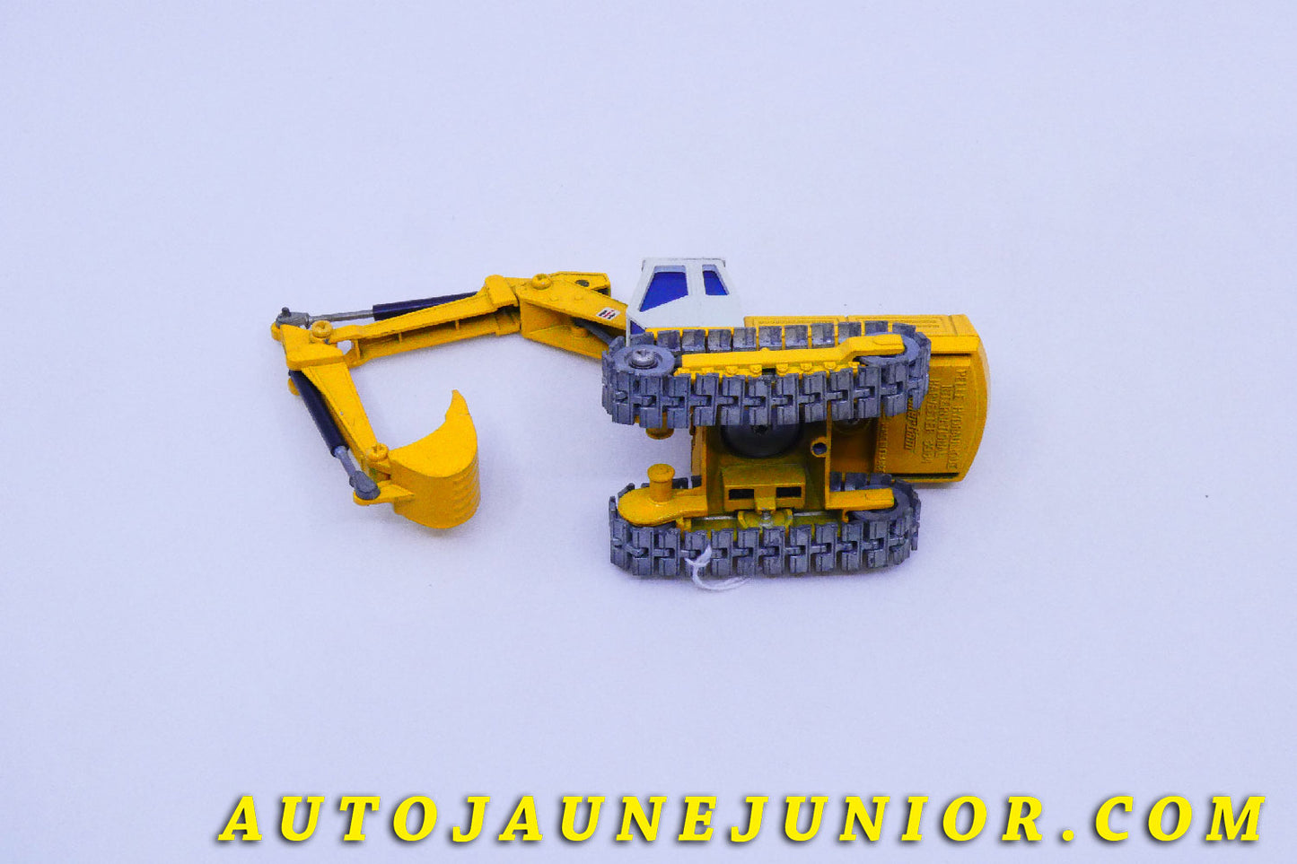 Le #5445 - Solido - Internationnal - pelle hydraulique 3894 est en vente sur Auto Jaune Junior ! Tekno, Politoys, Mebetoys, Mercury, Joal, Diapet, Märklin, TootsieToys.Vous avez le même jouet ? Profitez de notre expertise pour vous accompagner dans la vente de vos modèles ou votre collection ! Nous achetons tous lots de miniatures ! Contactez nous ! contact@autojaunejunior.com. 