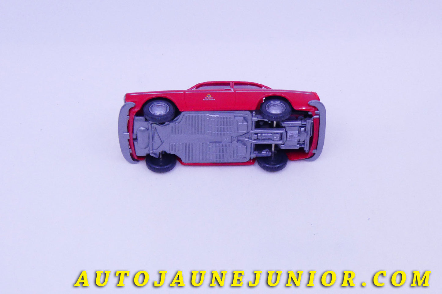 Le #5475 - Wiking - Volkswagen - 1600 Berline Feuer Wehr est en vente sur Auto Jaune Junior ! Tekno, Politoys, Mebetoys, Mercury, Joal, Diapet, Märklin, TootsieToys.Vous avez le même jouet ? Profitez de notre expertise pour vous accompagner dans la vente de vos modèles ou votre collection ! Nous achetons tous lots de miniatures ! Contactez nous ! contact@autojaunejunior.com. 