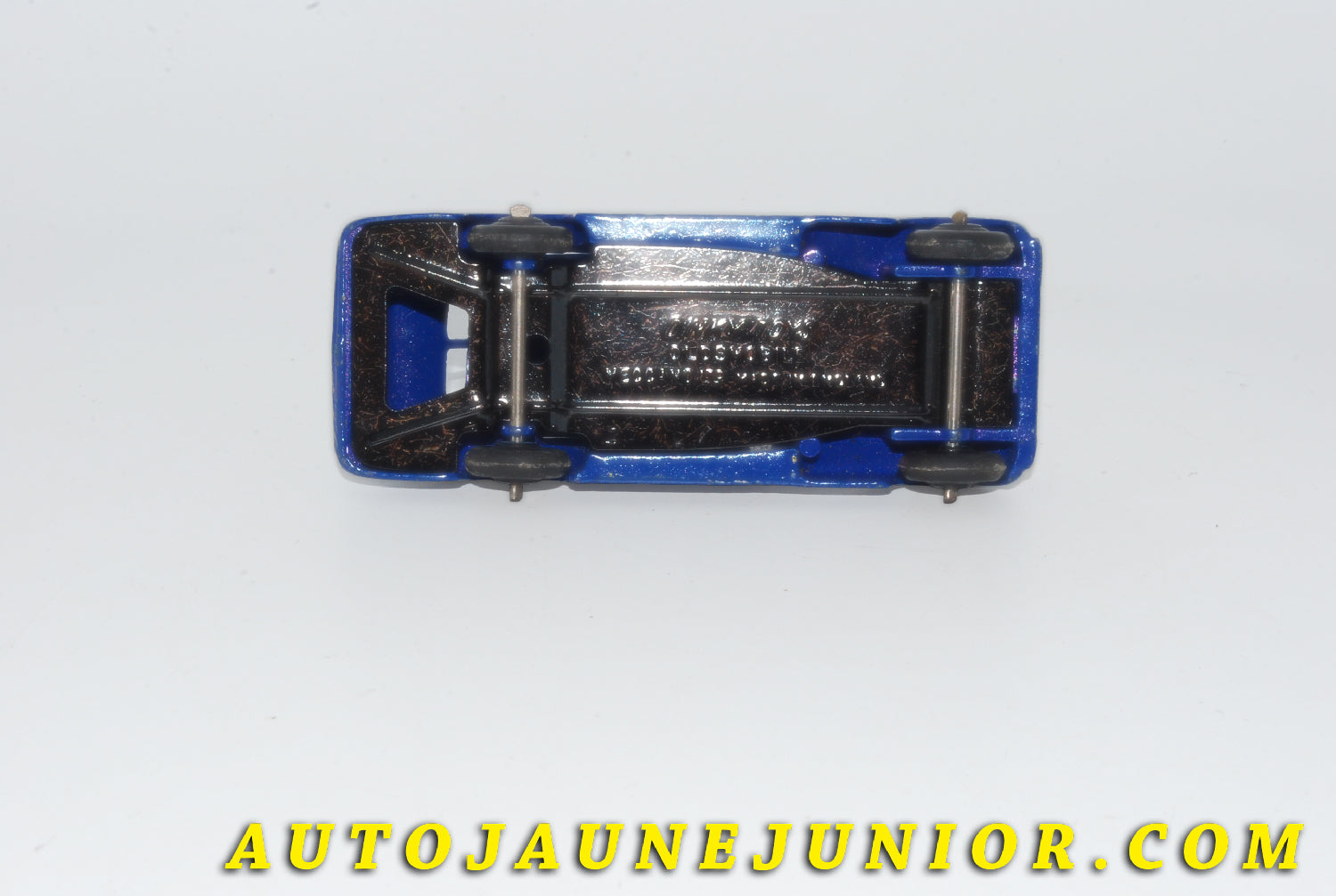 Le #5512 - Dinky Toys - Oldsmobile - Six Berline est en vente sur Auto Jaune Junior ! Tekno, Politoys, Mebetoys, Mercury, Joal, Diapet, Märklin, TootsieToys.Vous avez le même jouet ? Profitez de notre expertise pour vous accompagner dans la vente de vos modèles ou votre collection ! Nous achetons tous lots de miniatures ! Contactez nous ! contact@autojaunejunior.com. 