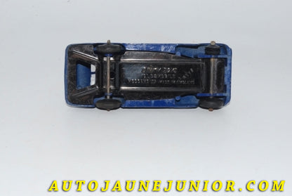 Le #5526 - Dinky Toys - Oldsmobile - 6 Berline "Saloon" est en vente sur Auto Jaune Junior ! Tekno, Politoys, Mebetoys, Mercury, Joal, Diapet, Märklin, TootsieToys.Vous avez le même jouet ? Profitez de notre expertise pour vous accompagner dans la vente de vos modèles ou votre collection ! Nous achetons tous lots de miniatures ! Contactez nous ! contact@autojaunejunior.com. 