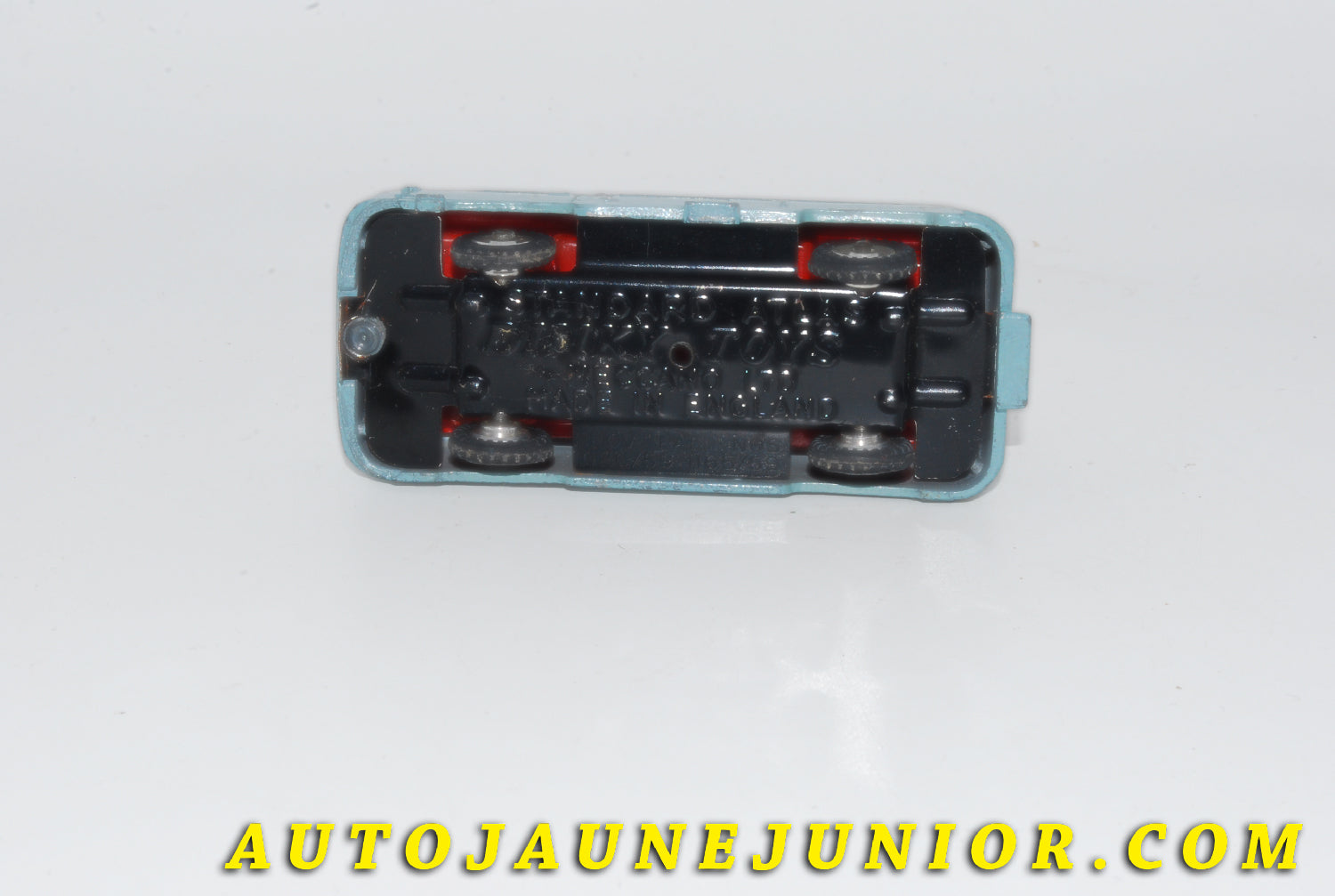 Le #5533 - Dinky Toys - Standard - Atlas Autobus est en vente sur Auto Jaune Junior ! Tekno, Politoys, Mebetoys, Mercury, Joal, Diapet, Märklin, TootsieToys.Vous avez le même jouet ? Profitez de notre expertise pour vous accompagner dans la vente de vos modèles ou votre collection ! Nous achetons tous lots de miniatures ! Contactez nous ! contact@autojaunejunior.com. 