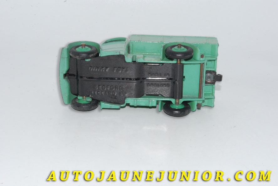 Le #5544 - Dinky Toys - Bedford - Camion « O » Ridelles  (peu fréquente variante de couleur.) est en vente sur Auto Jaune Junior ! Tekno, Politoys, Mebetoys, Mercury, Joal, Diapet, Märklin, TootsieToys.Vous avez le même jouet ? Profitez de notre expertise pour vous accompagner dans la vente de vos modèles ou votre collection ! Nous achetons tous lots de miniatures ! Contactez nous ! contact@autojaunejunior.com. 