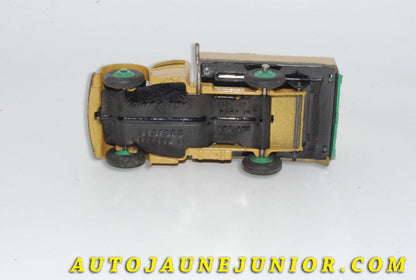 Le #5547 - Dinky Toys - Bedford - "O" benne à ordures - Refuse Wagon 
RARE VERSION ! (Volets et jantes de la même teinte !) est en vente sur Auto Jaune Junior ! Tekno, Politoys, Mebetoys, Mercury, Joal, Diapet, Märklin, TootsieToys.Vous avez le même jouet ? Profitez de notre expertise pour vous accompagner dans la vente de vos modèles ou votre collection ! Nous achetons tous lots de miniatures ! Contactez nous ! contact@autojaunejunior.com. 