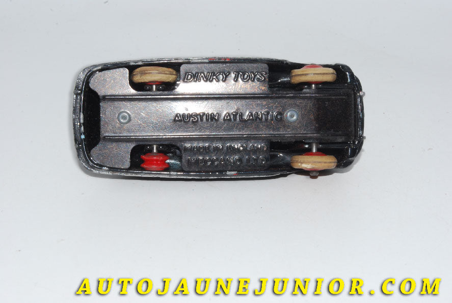 Le #5561 - Dinky Toys - Austin - Atlantic Convertible est en vente sur Auto Jaune Junior ! Tekno, Politoys, Mebetoys, Mercury, Joal, Diapet, Märklin, TootsieToys.Vous avez le même jouet ? Profitez de notre expertise pour vous accompagner dans la vente de vos modèles ou votre collection ! Nous achetons tous lots de miniatures ! Contactez nous ! contact@autojaunejunior.com. 