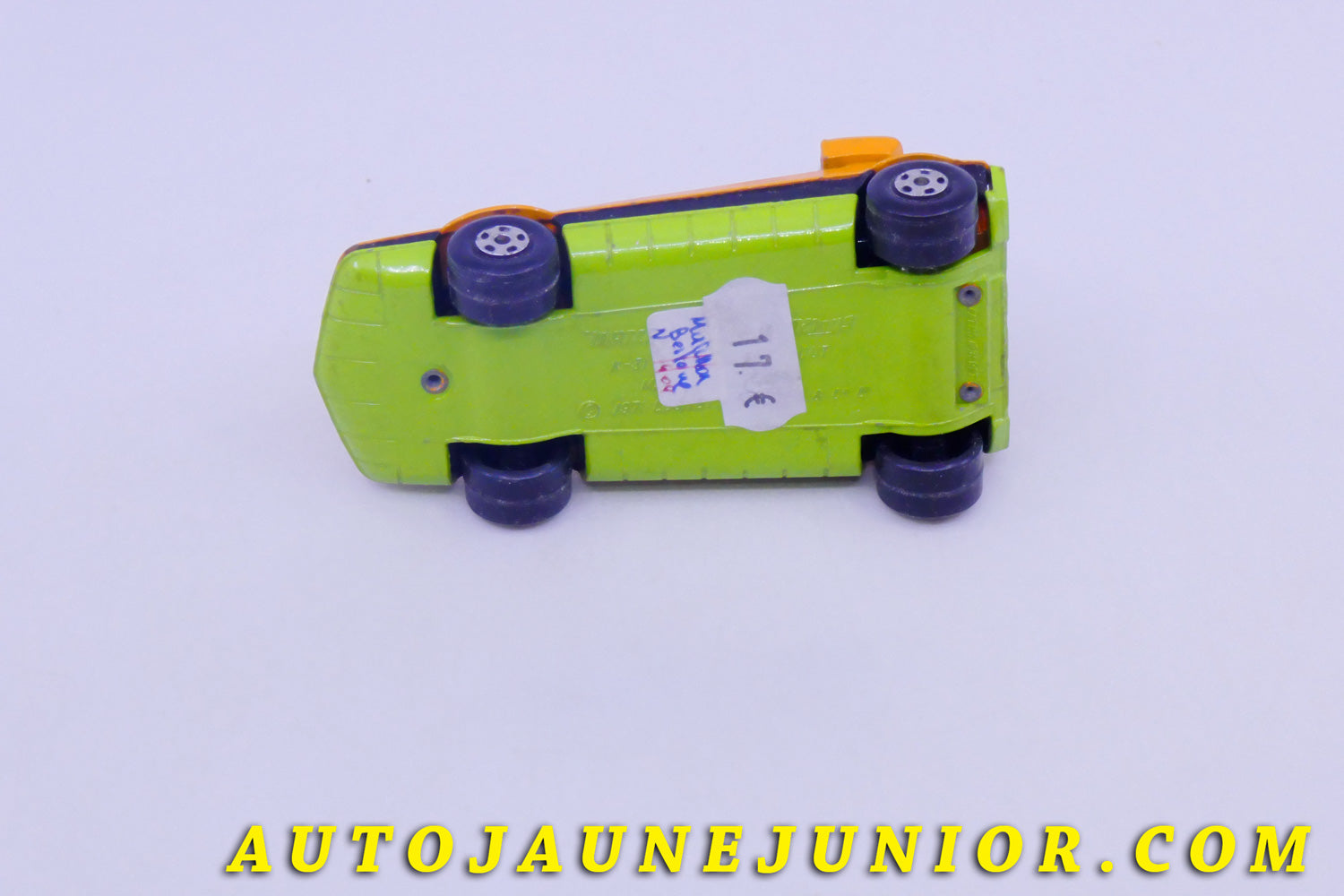Le #5832 - Matchbox - Bertone - Runabout est en vente sur Auto Jaune Junior ! Tekno, Politoys, Mebetoys, Mercury, Joal, Diapet, Märklin, TootsieToys.Vous avez le même jouet ? Profitez de notre expertise pour vous accompagner dans la vente de vos modèles ou votre collection ! Nous achetons tous lots de miniatures ! Contactez nous ! contact@autojaunejunior.com. 