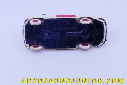 Le #6160 - Norev - Ford - Vedette 1954 Ambulance est en vente sur Auto Jaune Junior ! Tekno, Politoys, Mebetoys, Mercury, Joal, Diapet, Märklin, TootsieToys.Vous avez le même jouet ? Profitez de notre expertise pour vous accompagner dans la vente de vos modèles ou votre collection ! Nous achetons tous lots de miniatures ! Contactez nous ! contact@autojaunejunior.com. 