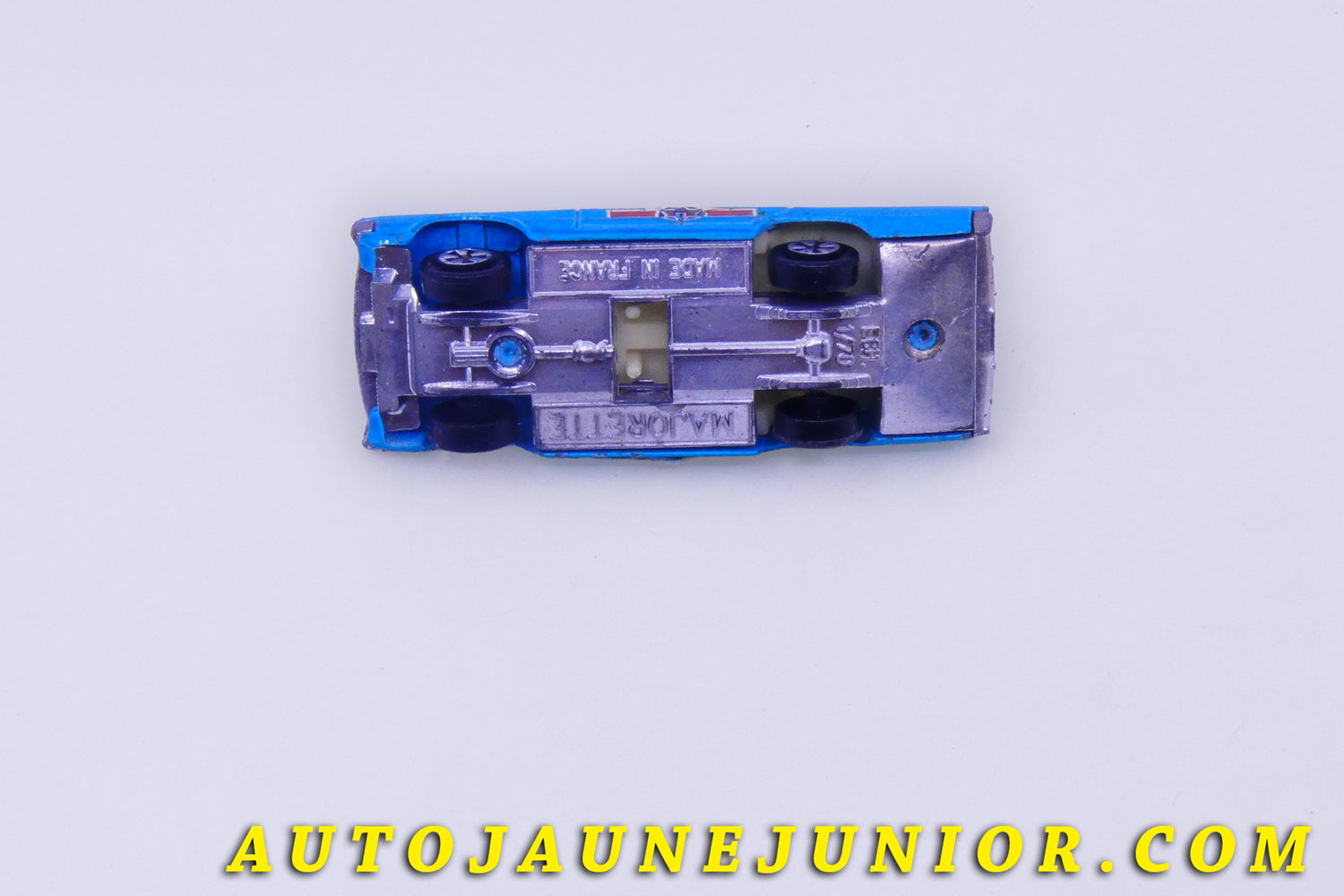 Le #6167 - Majorette - Plymouth - Fury Police Car (Version peu fréquente ) est en vente sur Auto Jaune Junior ! Tekno, Politoys, Mebetoys, Mercury, Joal, Diapet, Märklin, TootsieToys.Vous avez le même jouet ? Profitez de notre expertise pour vous accompagner dans la vente de vos modèles ou votre collection ! Nous achetons tous lots de miniatures ! Contactez nous ! contact@autojaunejunior.com. 