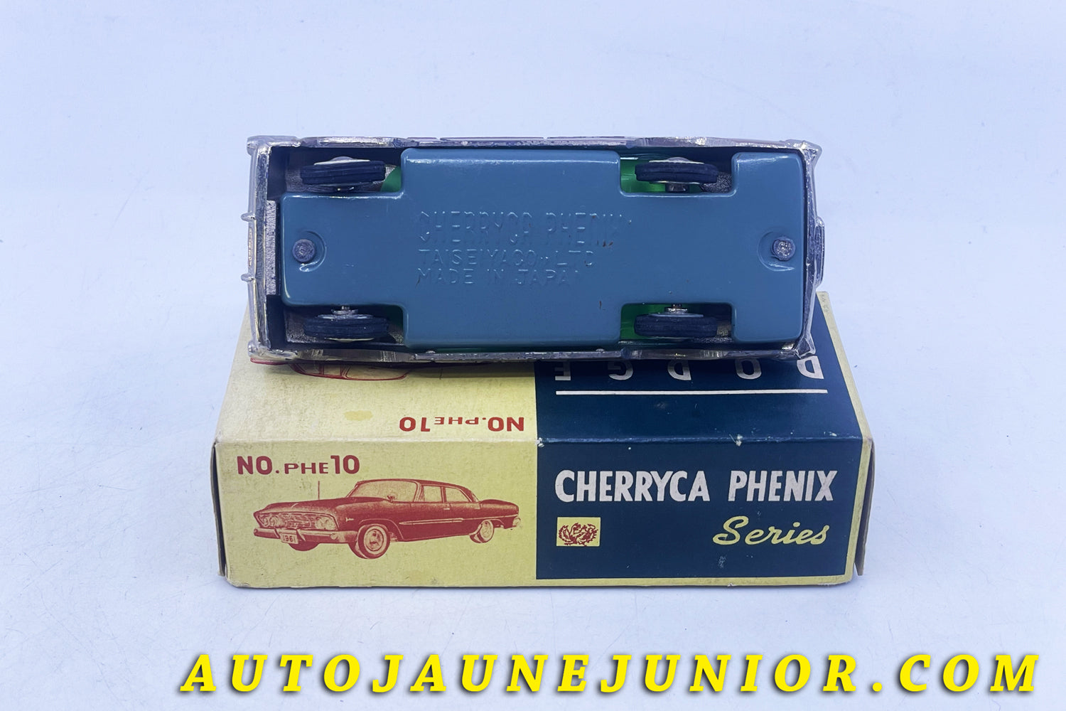 Le #6304 - Cherryca Phenix - Dodge - Polara est en vente sur Auto Jaune Junior ! Tekno, Politoys, Mebetoys, Mercury, Joal, Diapet, Märklin, TootsieToys.Vous avez le même jouet ? Profitez de notre expertise pour vous accompagner dans la vente de vos modèles ou votre collection ! Nous achetons tous lots de miniatures ! Contactez nous ! contact@autojaunejunior.com. 