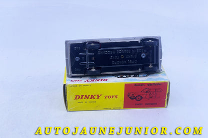 Le #6310 - Dinky Toys - Opel - Rekord 1963 est en vente sur Auto Jaune Junior ! Tekno, Politoys, Mebetoys, Mercury, Joal, Diapet, Märklin, TootsieToys.Vous avez le même jouet ? Profitez de notre expertise pour vous accompagner dans la vente de vos modèles ou votre collection ! Nous achetons tous lots de miniatures ! Contactez nous ! contact@autojaunejunior.com. 