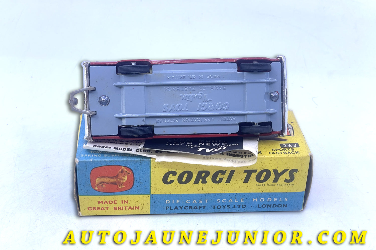 Le #6312 - Corgi Toys - Rambler - Merlin sports fast back est en vente sur Auto Jaune Junior ! Tekno, Politoys, Mebetoys, Mercury, Joal, Diapet, Märklin, TootsieToys.Vous avez le même jouet ? Profitez de notre expertise pour vous accompagner dans la vente de vos modèles ou votre collection ! Nous achetons tous lots de miniatures ! Contactez nous ! contact@autojaunejunior.com. 