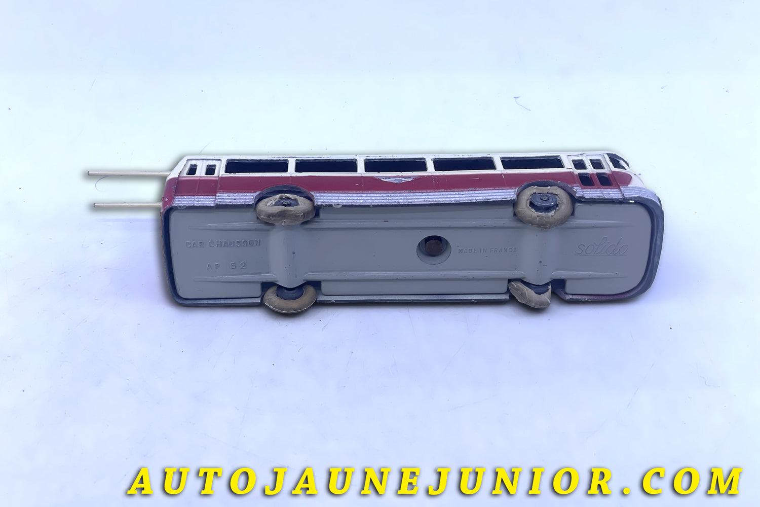 Le #6314 - Solido - Chausson - AP52 trolleybus est en vente sur Auto Jaune Junior ! Tekno, Politoys, Mebetoys, Mercury, Joal, Diapet, Märklin, TootsieToys.Vous avez le même jouet ? Profitez de notre expertise pour vous accompagner dans la vente de vos modèles ou votre collection ! Nous achetons tous lots de miniatures ! Contactez nous ! contact@autojaunejunior.com. 