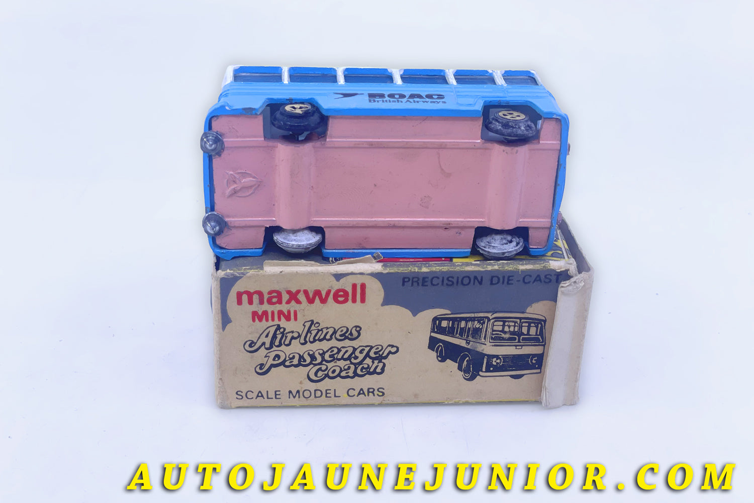 Le #6323 - Maxell - Leyland - Car BOAC est en vente sur Auto Jaune Junior ! Tekno, Politoys, Mebetoys, Mercury, Joal, Diapet, Märklin, TootsieToys.Vous avez le même jouet ? Profitez de notre expertise pour vous accompagner dans la vente de vos modèles ou votre collection ! Nous achetons tous lots de miniatures ! Contactez nous ! contact@autojaunejunior.com. 