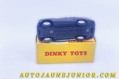 Le #6326 - Dinky Toys - Austin - Sommerset Saloon - Bicolore est en vente sur Auto Jaune Junior ! Tekno, Politoys, Mebetoys, Mercury, Joal, Diapet, Märklin, TootsieToys.Vous avez le même jouet ? Profitez de notre expertise pour vous accompagner dans la vente de vos modèles ou votre collection ! Nous achetons tous lots de miniatures ! Contactez nous ! contact@autojaunejunior.com. 