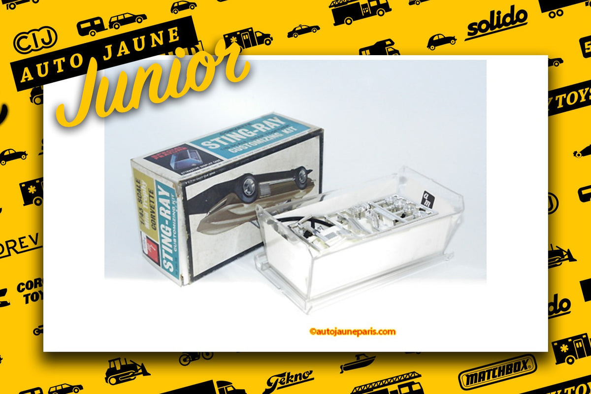 #3493 - AMT - Chevrolet - Corvette Sting Ray