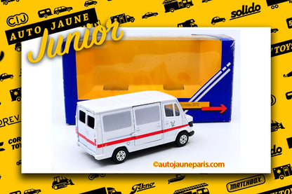 #2064 - Corgi Toys - Mercedes - 20D fourgon ambulance Falck (Danemark)