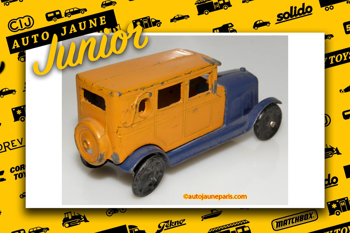 #2049 - Tootsietoys - Oldsmobile - berline Brougham