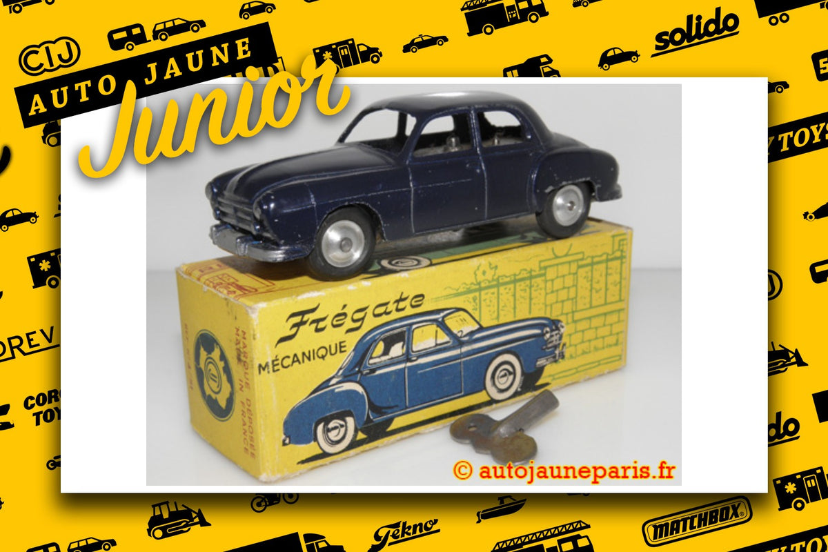 #3232 - C-I-J - Renault - Frégate calandre à barre MÉCANIQUE