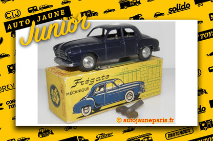 #3232 - C-I-J - Renault - Frégate calandre à barre MÉCANIQUE