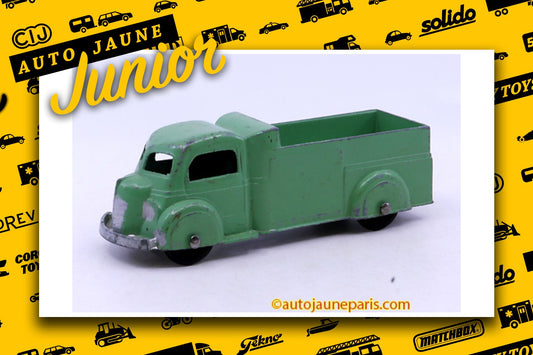 Le #2669 - Tootsietoys - Ford - Box van est en vente sur Auto Jaune Junior ! Découvrez nos collections de diecast Dinky-Toys, Corgi, Corgi-Toys, Solido, Norev.. Découvrez notre magasin physique, AutoJaune Paris, ouvert en 1984 par Vincent Espinasse. 41 rue Cavendish, 75019 Paris. Tel: 01 42 40 61 23. Ouvert les mardi et vendredi de 13h à 19h.