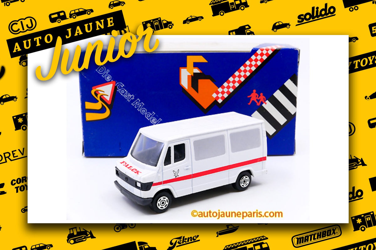 #2064 - Corgi Toys - Mercedes - 20D fourgon ambulance Falck (Danemark)