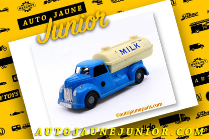 Le #2512 - Chad Valley - Commer - camion citerne milk est en vente sur Auto Jaune Junior ! Découvrez nos collections de diecast Dinky-Toys, Corgi, Corgi-Toys, Solido, Norev.. Découvrez notre magasin physique, AutoJaune Paris, ouvert en 1984 par Vincent Espinasse. 41 rue Cavendish, 75019 Paris. Tel: 01 42 40 61 23. Ouvert les mardi et vendredi de 13h à 19h.