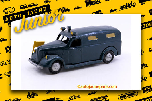 Le #2678 - Tekno - Triangel - fourgon tôlé politi est en vente sur Auto Jaune Junior ! Découvrez nos collections de diecast Dinky-Toys, Corgi, Corgi-Toys, Solido, Norev.. Découvrez notre magasin physique, AutoJaune Paris, ouvert en 1984 par Vincent Espinasse. 41 rue Cavendish, 75019 Paris. Tel: 01 42 40 61 23. Ouvert les mardi et vendredi de 13h à 19h.