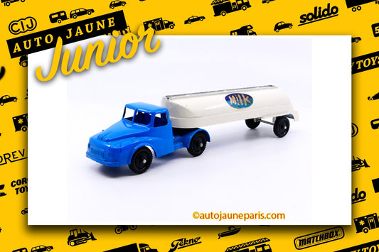 Le #2738 - Lonestar - Leyland - semi remorque citerne milk est en vente sur Auto Jaune Junior ! Découvrez nos collections de diecast Dinky-Toys, Corgi, Corgi-Toys, Solido, Norev.. Découvrez notre magasin physique, AutoJaune Paris, ouvert en 1984 par Vincent Espinasse. 41 rue Cavendish, 75019 Paris. Tel: 01 42 40 61 23. Ouvert les mardi et vendredi de 13h à 19h.