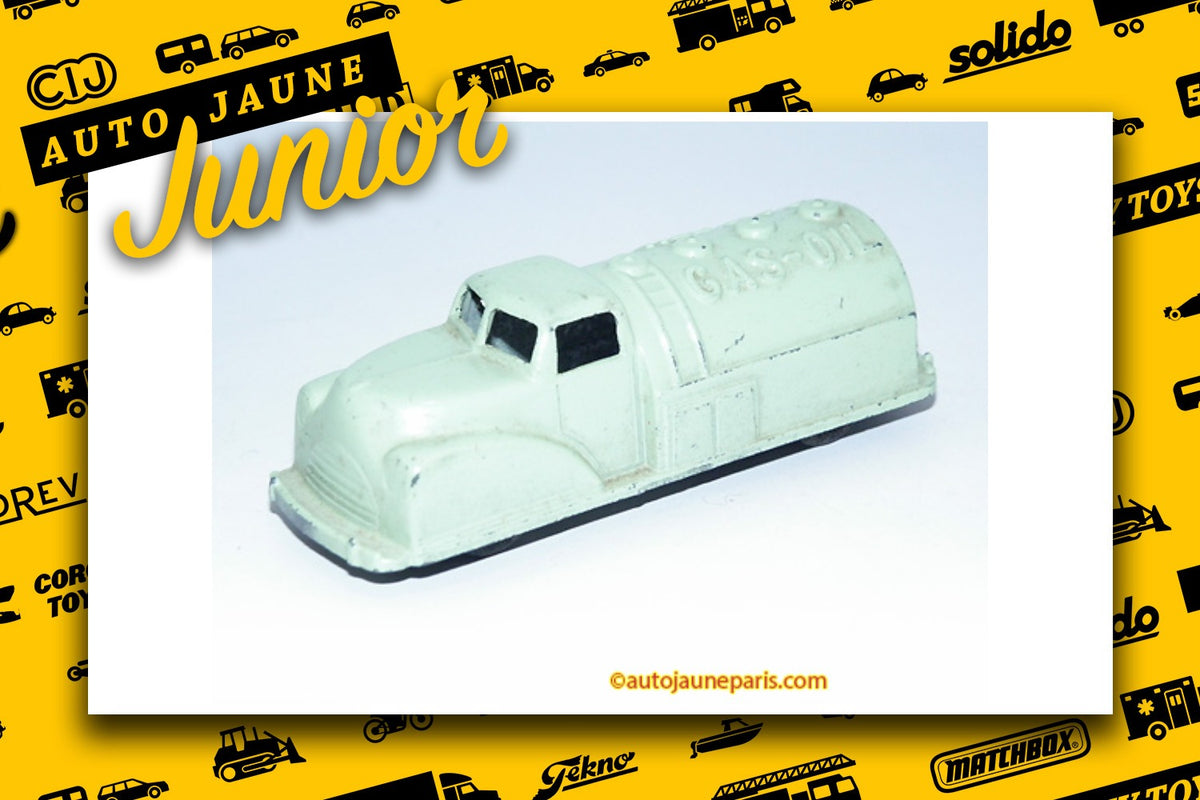 Le #2671 - Renwal - Camion - citerne "Gas Oil" est en vente sur Auto Jaune Junior ! Découvrez nos collections de diecast Dinky-Toys, Corgi, Corgi-Toys, Solido, Norev.. Découvrez notre magasin physique, AutoJaune Paris, ouvert en 1984 par Vincent Espinasse. 41 rue Cavendish, 75019 Paris. Tel: 01 42 40 61 23. Ouvert les mardi et vendredi de 13h à 19h.