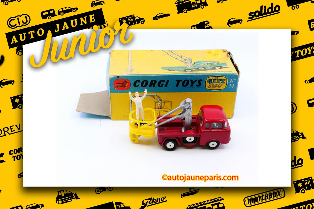 Le #2698 - Corgi Toys - Jeep - FC150 avec nacelle hydraulique est en vente sur Auto Jaune Junior ! Tekno, Politoys, Mebetoys, Mercury, Joal, Diapet, Märklin, TootsieToys. Vous avez le même jouet ? Profitez de notre expertise pour vous accompagner dans la vente de vos modèles ou votre collection ! Nous achetons tous lots de miniatures ! Contactez nous ! contact@autojaunejunior.com.