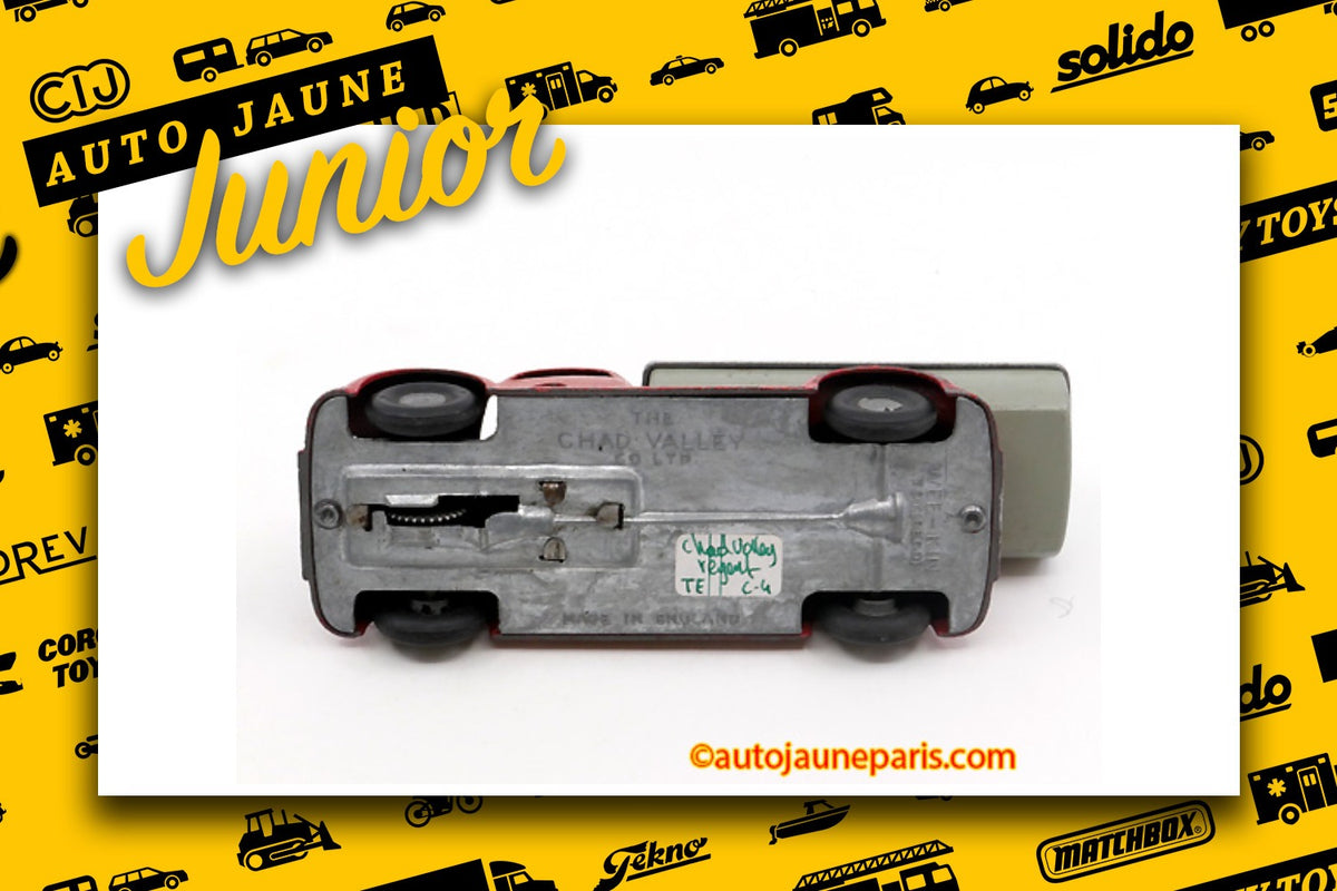 Le #2739 - Chad Valley - Commer - camion citerne Regent est en vente sur Auto Jaune Junior ! Tekno, Politoys, Mebetoys, Mercury, Joal, Diapet, Märklin, TootsieToys. Vous avez le même jouet ? Profitez de notre expertise pour vous accompagner dans la vente de vos modèles ou votre collection ! Nous achetons tous lots de miniatures ! Contactez nous ! contact@autojaunejunior.com.