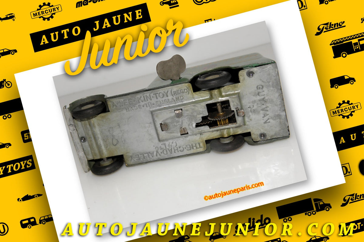 Le #2517 - Chad Valley - Guy - fourgon tôlé "Guy Motors Ltd" est en vente sur Auto Jaune Junior ! Tekno, Politoys, Mebetoys, Mercury, Joal, Diapet, Märklin, TootsieToys. Vous avez le même jouet ? Profitez de notre expertise pour vous accompagner dans la vente de vos modèles ou votre collection ! Nous achetons tous lots de miniatures ! Contactez nous ! contact@autojaunejunior.com.