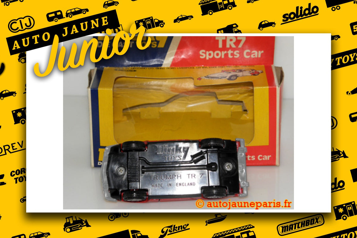 Le #2656 - Dinky Toys GB - Triumph - TR7 sport car est en vente sur Auto Jaune Junior ! Tekno, Politoys, Mebetoys, Mercury, Joal, Diapet, Märklin, TootsieToys. Vous avez le même jouet ? Profitez de notre expertise pour vous accompagner dans la vente de vos modèles ou votre collection ! Nous achetons tous lots de miniatures ! Contactez nous ! contact@autojaunejunior.com.