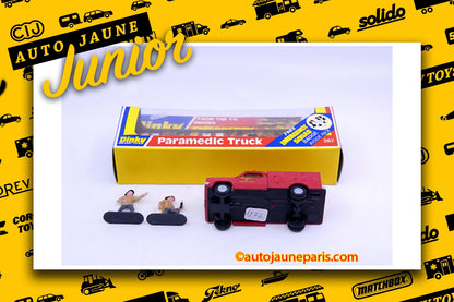 Le #2661 - Dinky Toys GB - Chevrolet - Paramedic truck de la série "Emergency squad" est en vente sur Auto Jaune Junior ! Tekno, Politoys, Mebetoys, Mercury, Joal, Diapet, Märklin, TootsieToys. Vous avez le même jouet ? Profitez de notre expertise pour vous accompagner dans la vente de vos modèles ou votre collection ! Nous achetons tous lots de miniatures ! Contactez nous ! contact@autojaunejunior.com.