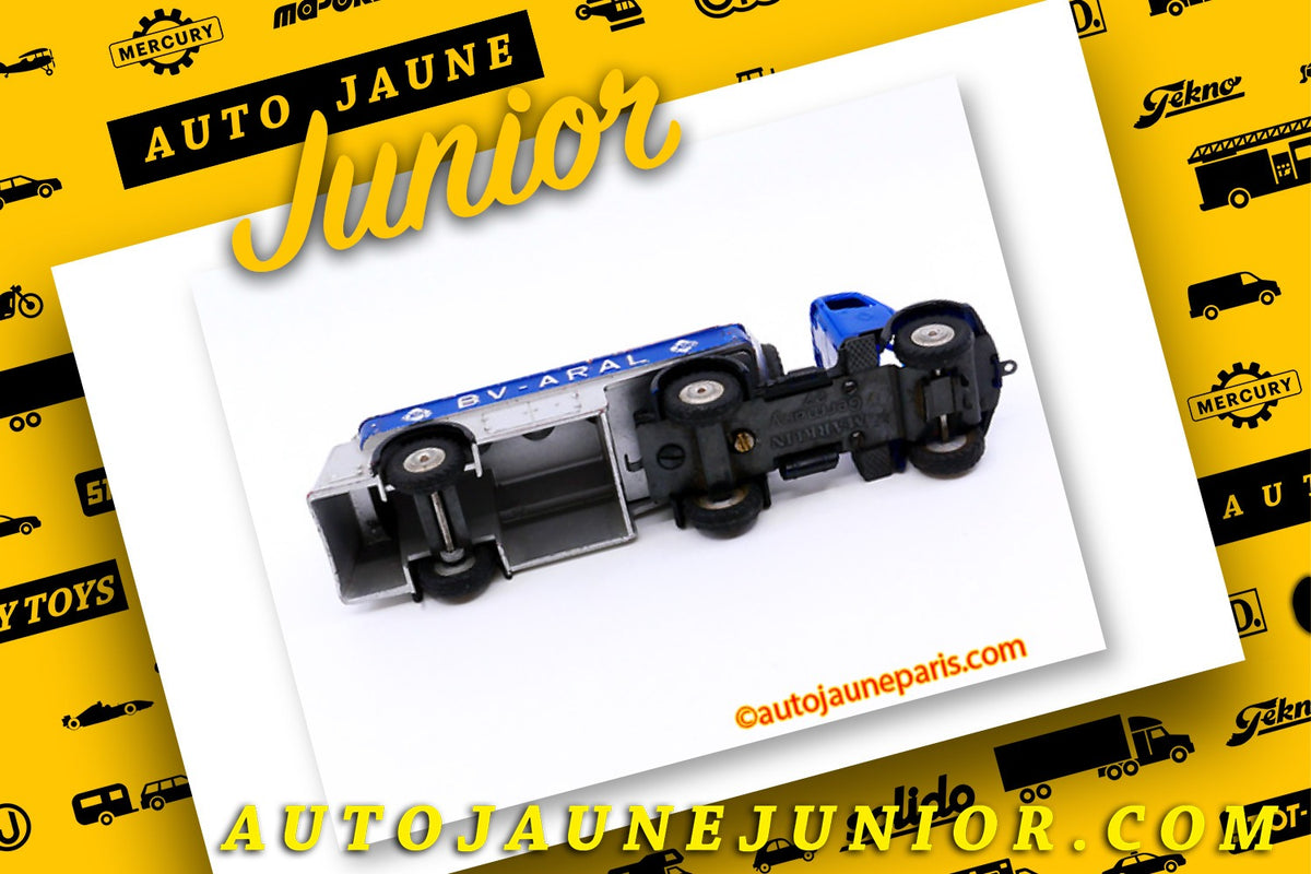 Le #2498 - Märklin - Man - semi remorque citerne "Aral" (plastique) est en vente sur Auto Jaune Junior ! Tekno, Politoys, Mebetoys, Mercury, Joal, Diapet, Märklin, TootsieToys. Vous avez le même jouet ? Profitez de notre expertise pour vous accompagner dans la vente de vos modèles ou votre collection ! Nous achetons tous lots de miniatures ! Contactez nous ! contact@autojaunejunior.com.