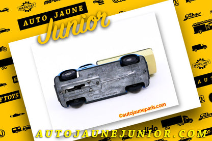 Le #2512 - Chad Valley - Commer - camion citerne milk est en vente sur Auto Jaune Junior ! Tekno, Politoys, Mebetoys, Mercury, Joal, Diapet, Märklin, TootsieToys. Vous avez le même jouet ? Profitez de notre expertise pour vous accompagner dans la vente de vos modèles ou votre collection ! Nous achetons tous lots de miniatures ! Contactez nous ! contact@autojaunejunior.com.