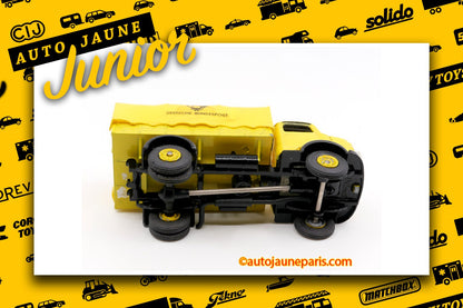 Le #2637 - Vilmer - Mercedes - 1113 bâché Deutsche Bundespost est en vente sur Auto Jaune Junior ! Tekno, Politoys, Mebetoys, Mercury, Joal, Diapet, Märklin, TootsieToys. Vous avez le même jouet ? Profitez de notre expertise pour vous accompagner dans la vente de vos modèles ou votre collection ! Nous achetons tous lots de miniatures ! Contactez nous ! contact@autojaunejunior.com.