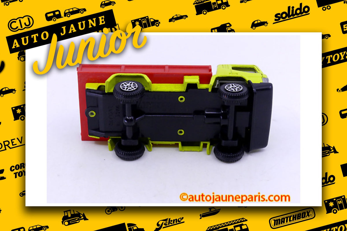Le #2664 - Dinky Toys GB - Camion - Convoy ridelle est en vente sur Auto Jaune Junior ! Tekno, Politoys, Mebetoys, Mercury, Joal, Diapet, Märklin, TootsieToys. Vous avez le même jouet ? Profitez de notre expertise pour vous accompagner dans la vente de vos modèles ou votre collection ! Nous achetons tous lots de miniatures ! Contactez nous ! contact@autojaunejunior.com.