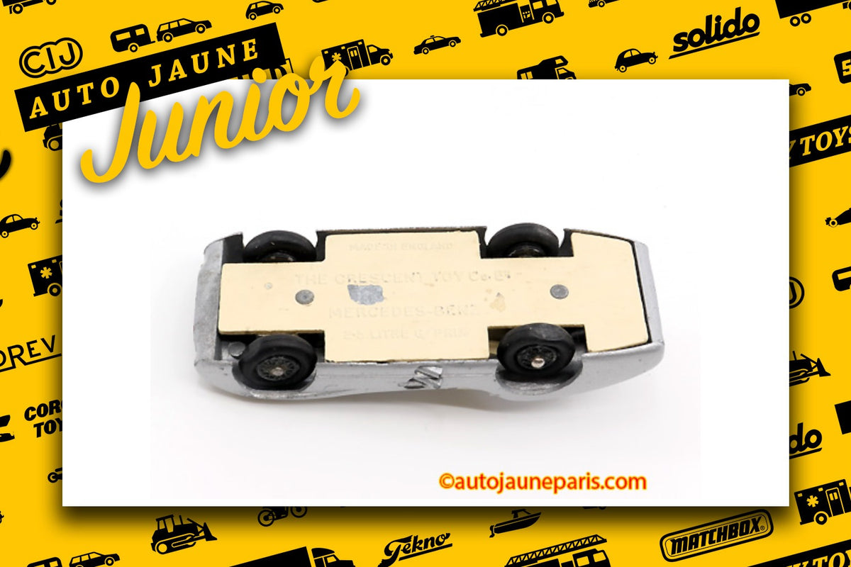 Le #2742 - Crescent Toys - Mercedes - W196 monoplace carénée est en vente sur Auto Jaune Junior ! Tekno, Politoys, Mebetoys, Mercury, Joal, Diapet, Märklin, TootsieToys. Vous avez le même jouet ? Profitez de notre expertise pour vous accompagner dans la vente de vos modèles ou votre collection ! Nous achetons tous lots de miniatures ! Contactez nous ! contact@autojaunejunior.com.