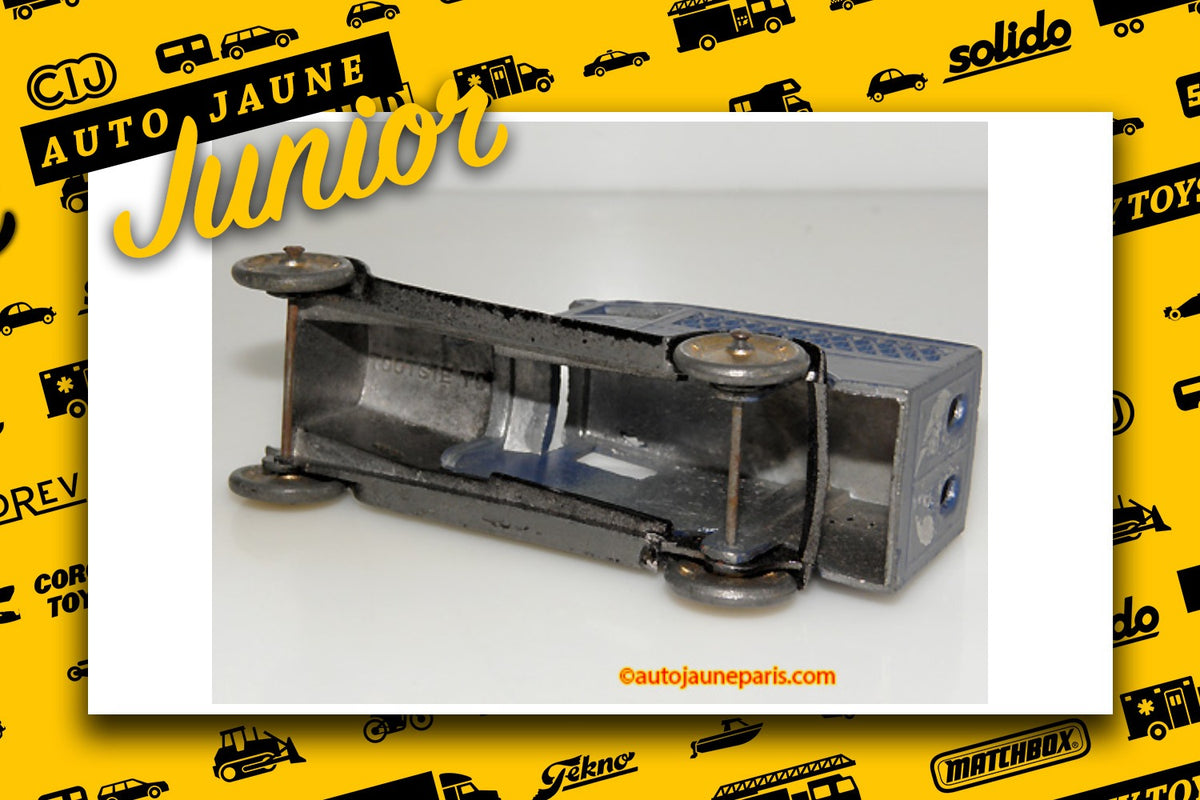 Le #2751 - Tootsietoys - Chevrolet - camionette tôlée est en vente sur Auto Jaune Junior ! Tekno, Politoys, Mebetoys, Mercury, Joal, Diapet, Märklin, TootsieToys. Vous avez le même jouet ? Profitez de notre expertise pour vous accompagner dans la vente de vos modèles ou votre collection ! Nous achetons tous lots de miniatures ! Contactez nous ! contact@autojaunejunior.com.