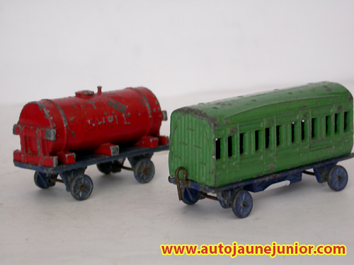 Dinky Toys GB Hornby 2 wagons