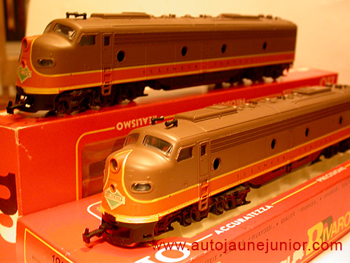 Locomotive GM EMD8 diesel electric locomotive - deux unités - Illinois central