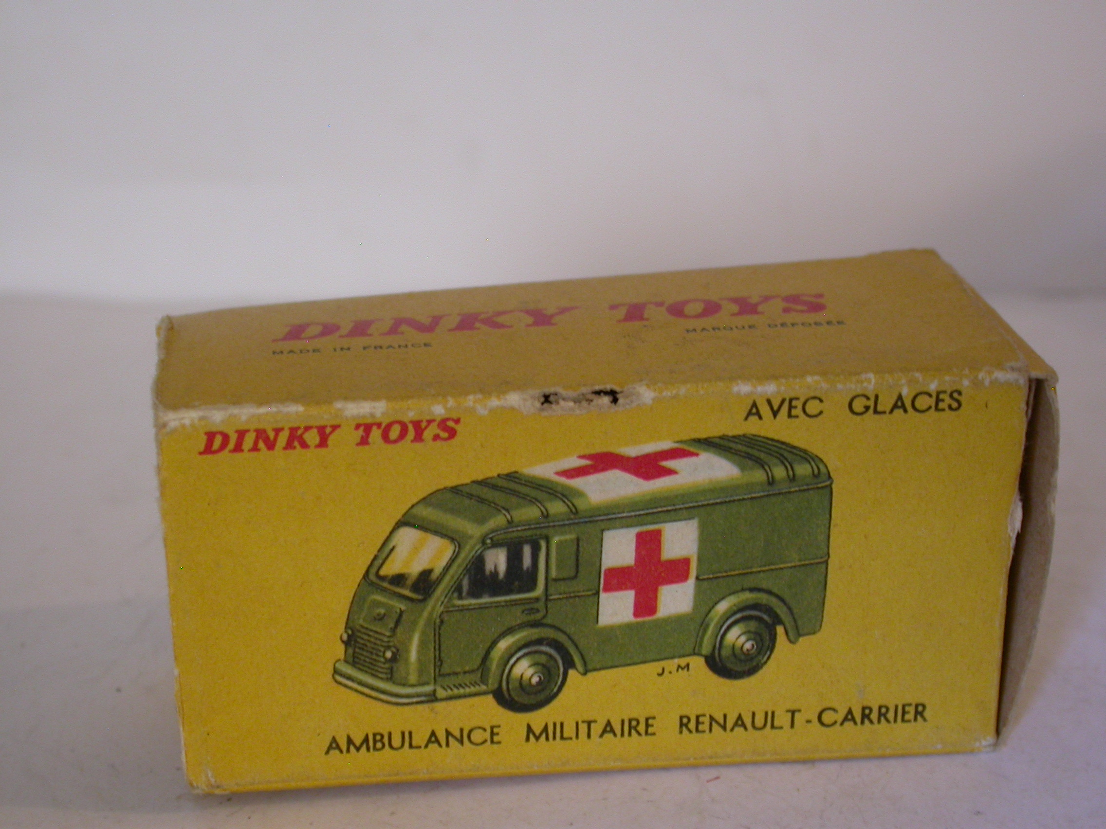 Dinky Toys France Ambulance militaire Carrier