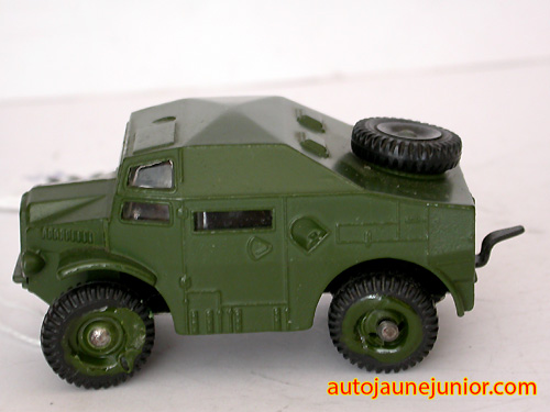 Dinky Toys GB Field artillery tractor